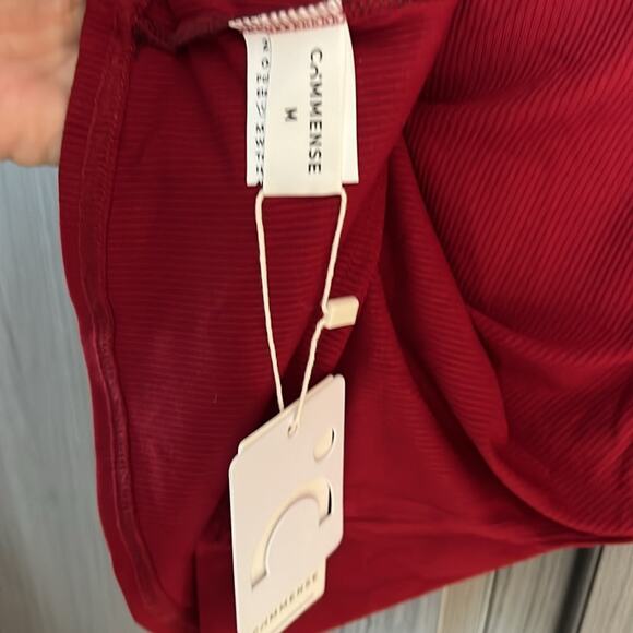 NWT REVOLVE & MOD MINIMALIST lovers COMMENSE fitted mock neck sleeveless top M - Picture 5 of 6